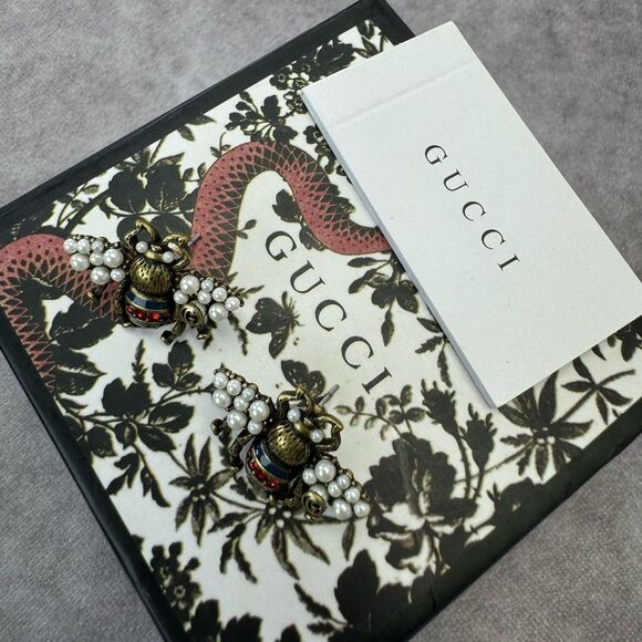 Rare Gucci Pearl Bee Earrings - Picture 4 of 7
